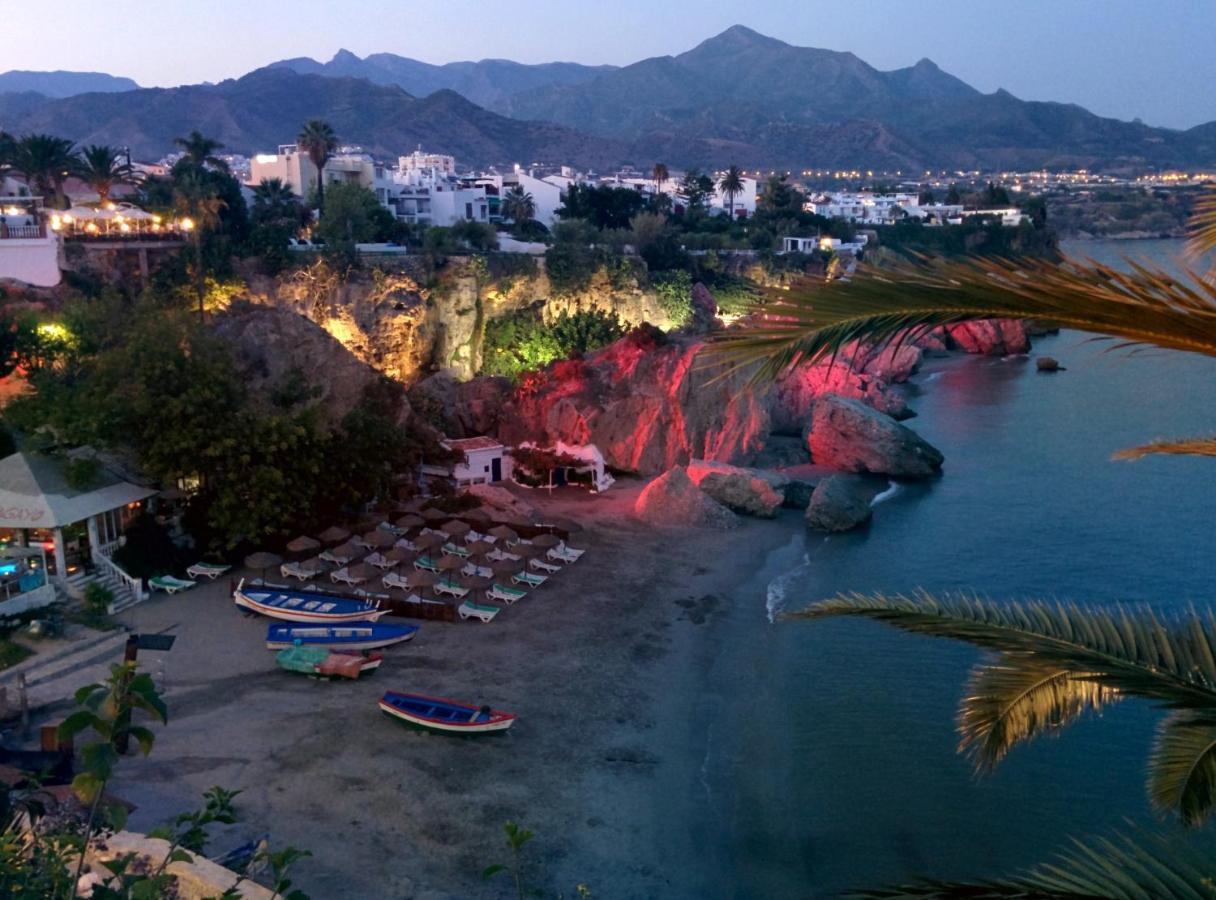 Apartamentos Eduardo Rico Nerja Bagian luar foto