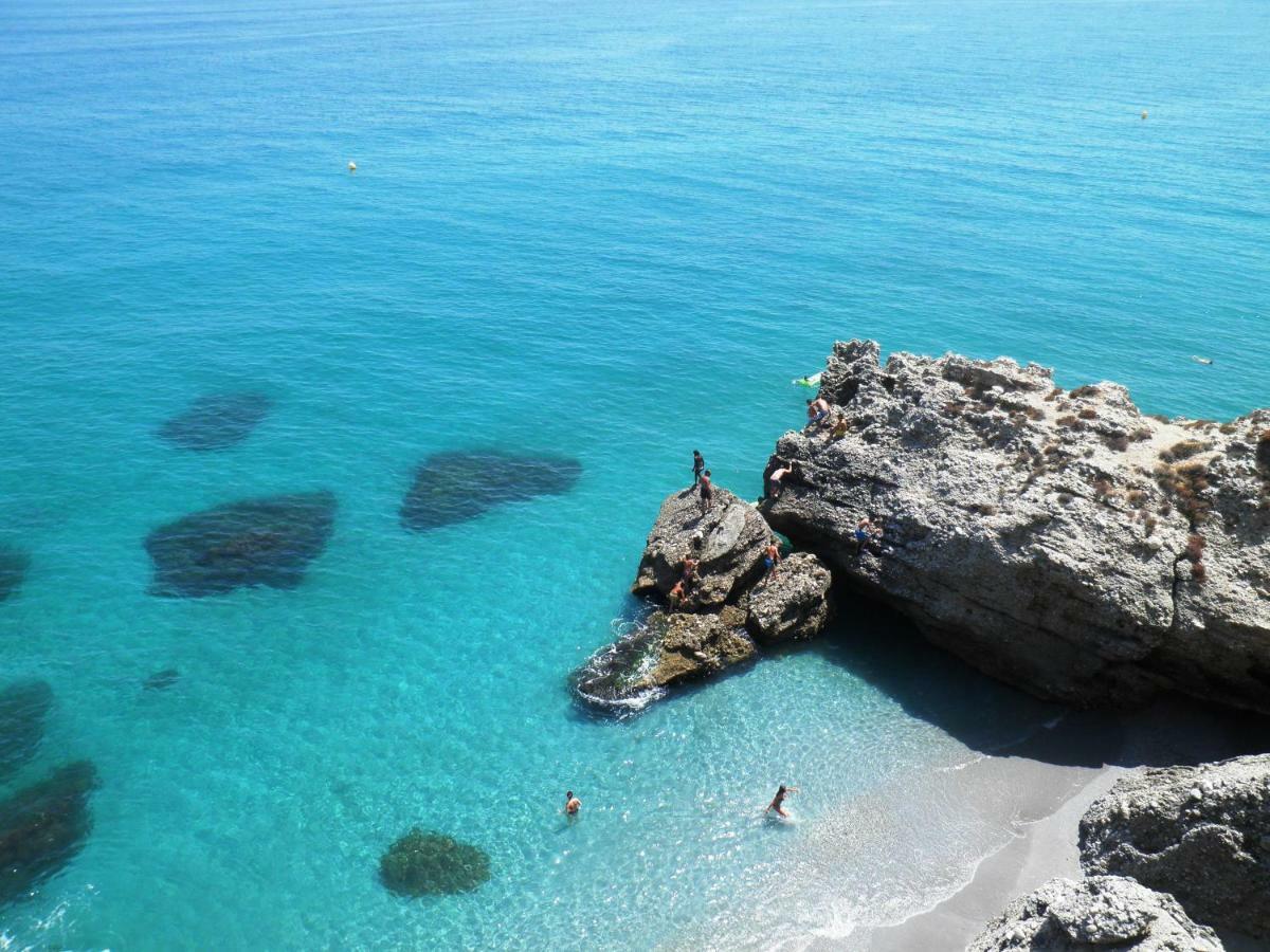 Apartamentos Eduardo Rico Nerja Bagian luar foto